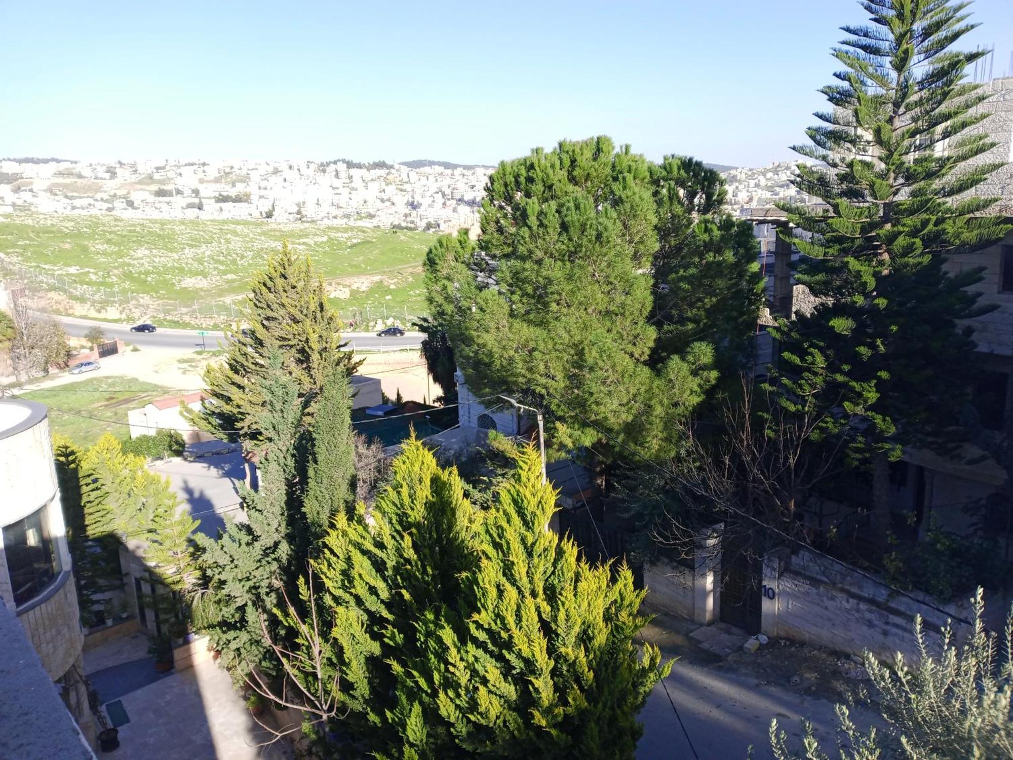 Flower 2 Jarash Exterior photo